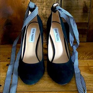 Steve Madden ankle tie-up black close-toed heels